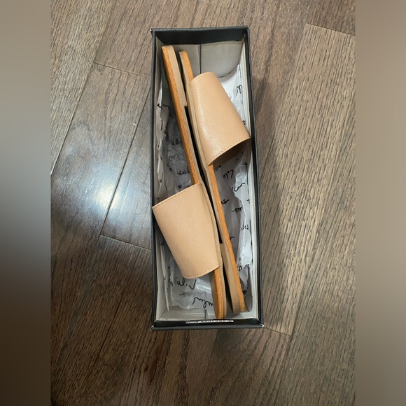 BNIB lulus Addison Natural Slide Sandals, size 11 (more like a 10 in my opinion) - Picture 2 of 3